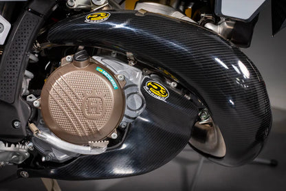 Protector mufla de carbono P3 MAXCoverage KTM / Husqvarna / GasGas 250/300 Modelos | 2023 - 2025