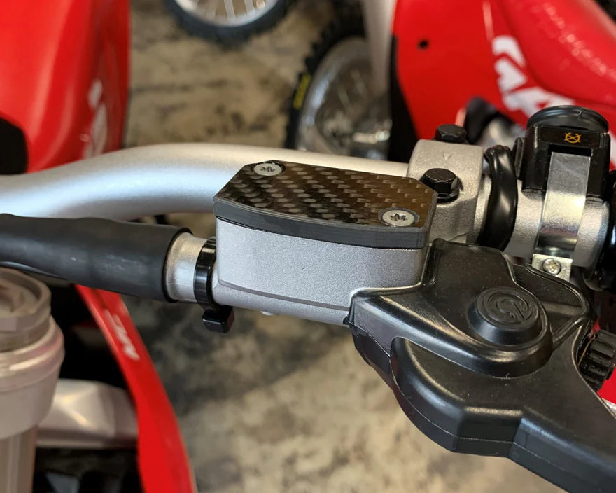 Tapas de depósito de embrague P3 Carbon KTM / GasGas | 2017-2025
