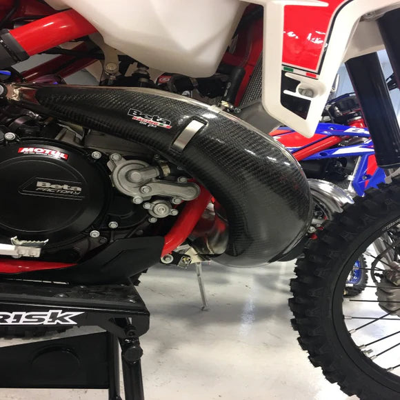 Protector mufla de carbono P3 MAXCoverage: Beta 250/300 RR/RX Enduro & Racing | 2019 - 2025 (incluidos los modelos RACE / X-PRO 2025)