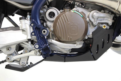 Cubre carter Extremo Gas-Gas EC300 ( 2021 - 2023 ) / HVA TE con proteccion de bieleta ( 2020 - 2023 ) AX1570
